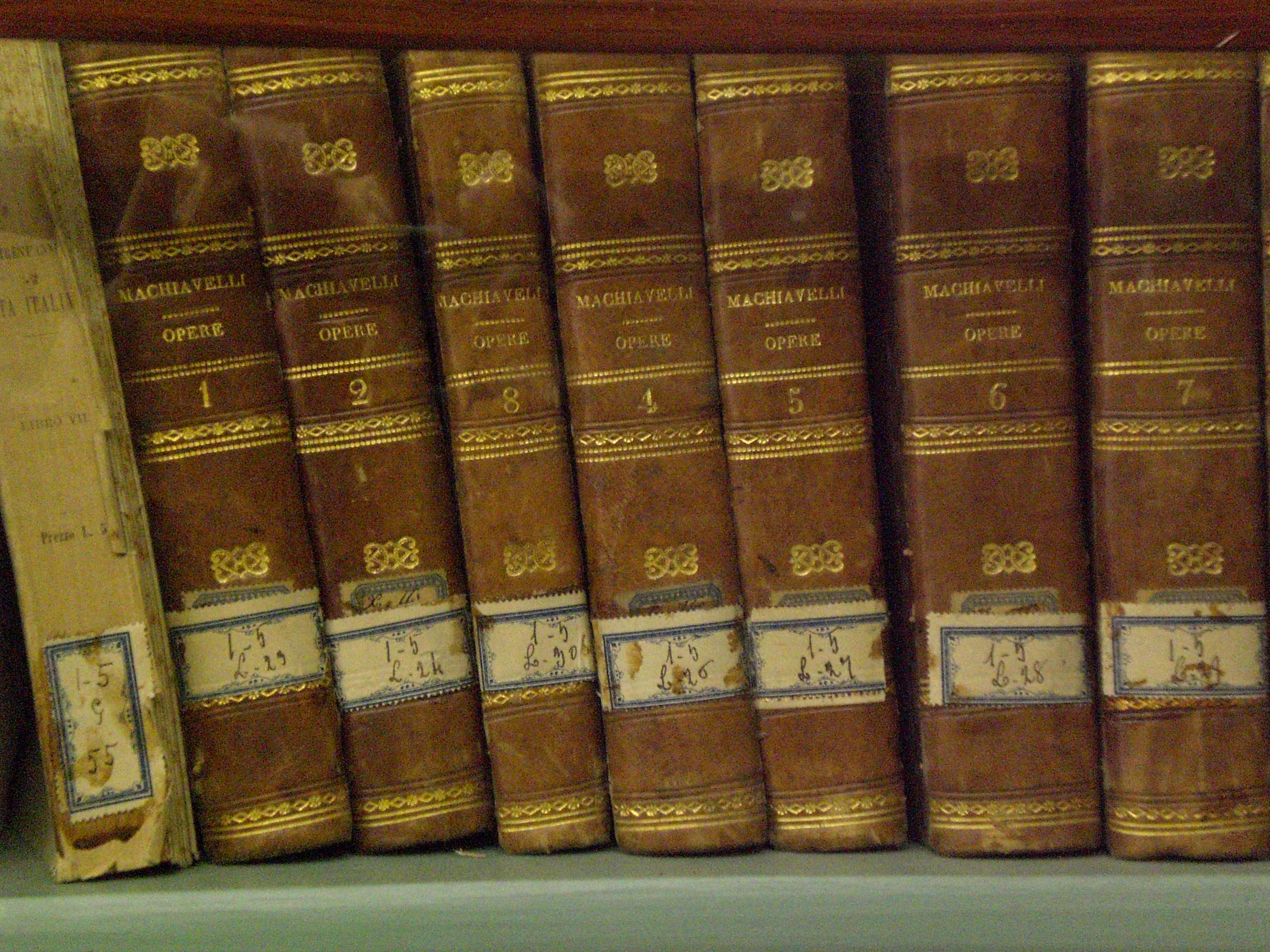 Libri nella biblioteca antica